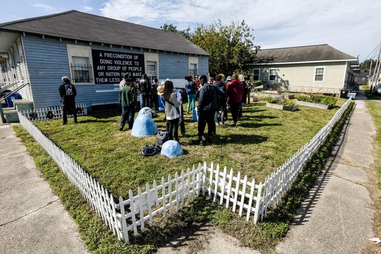 a0f81680-8260-5235-8489-33def42b6152