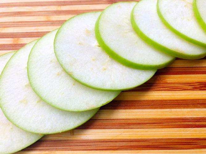 Yes, you really should eat an apple a day: Here's why