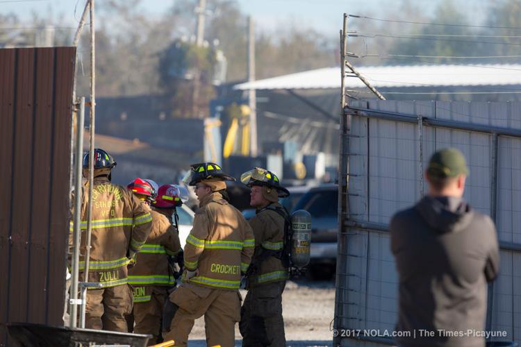 Crews battle 3-alarm fire at Pull-A-Part salvage yard in Harvey ...