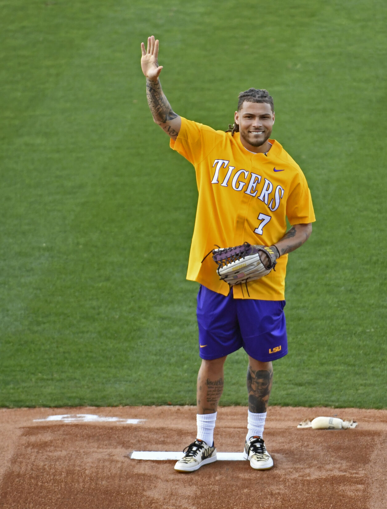 Tyrann Mathieu Appears To Be Crossing His Fingers For A New Orleans ...