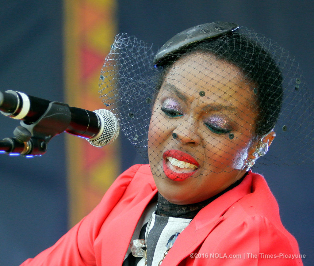 Good things -- and Lauryn Hill -- come to those who wait at at