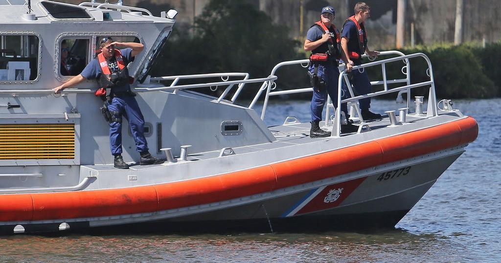 2 possibly missing in Lake Pontchartrain after flat boat found