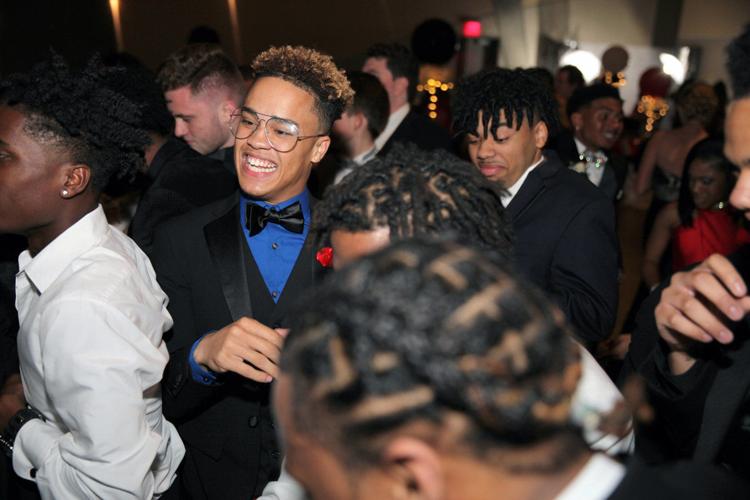 Prom 2017 Salmen High School lights up Slidell on special night