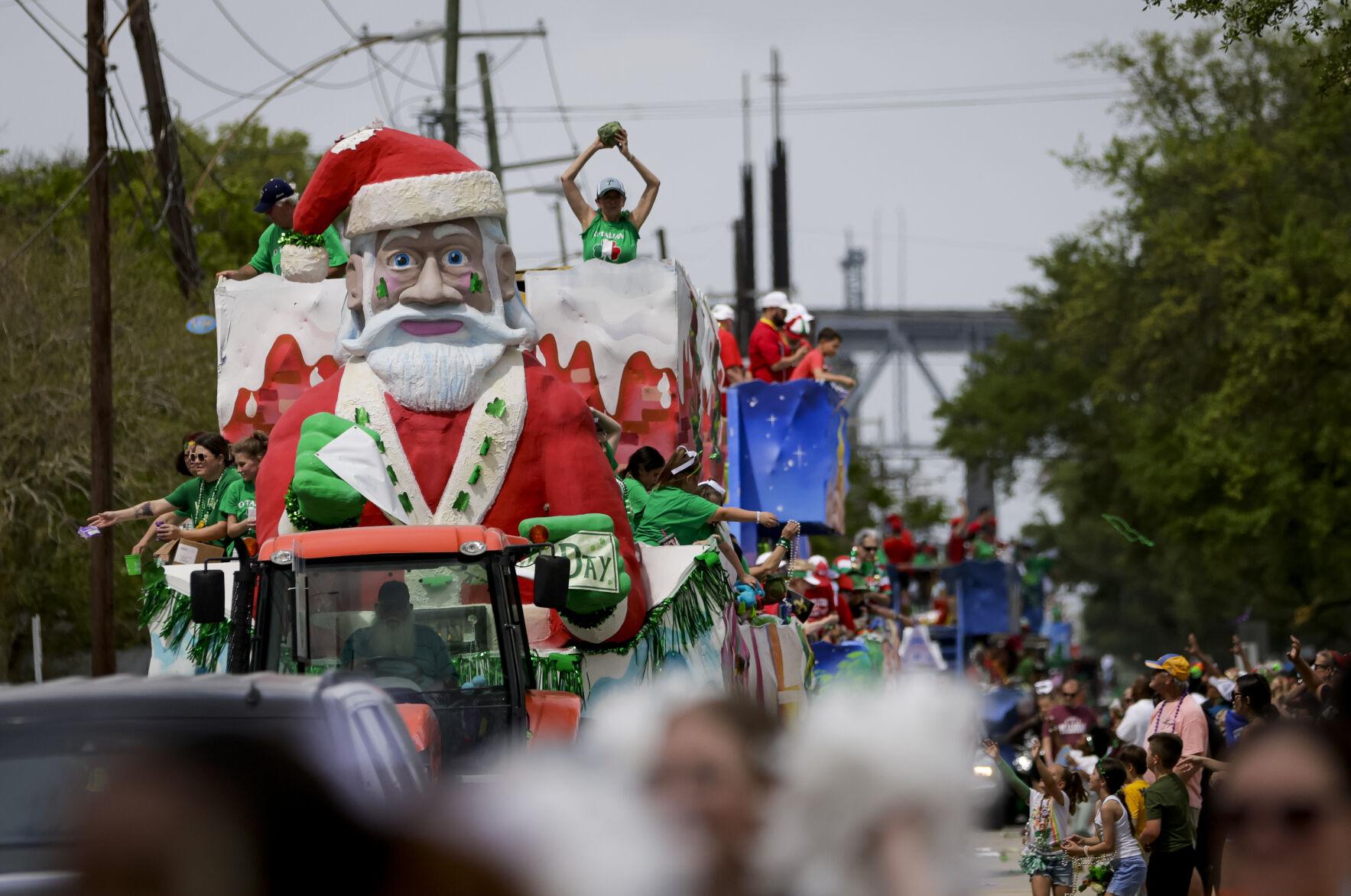 Photos Inaugural Gretna ItalianIrish parade rolls after years of