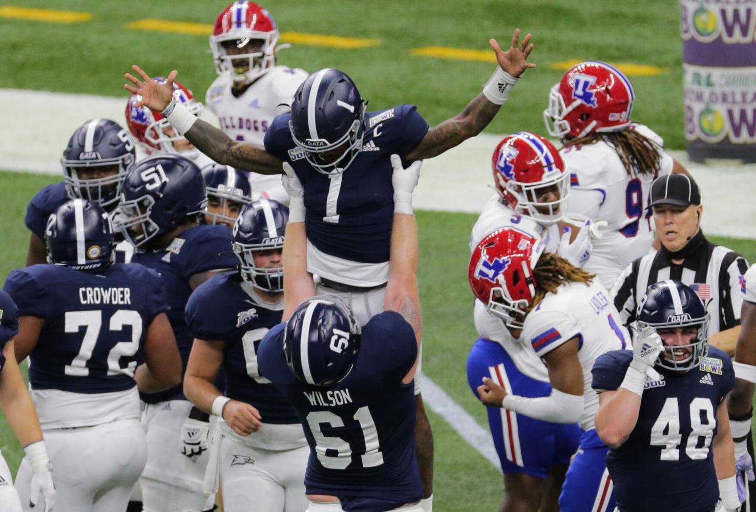 PHOTOS Southern celebrates beating Louisiana Tech 383 in the