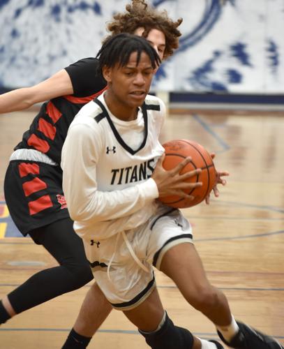 Lakeshore's Jeremiah Lewis