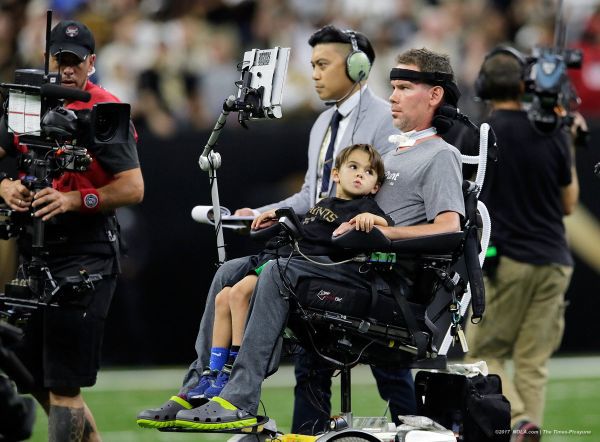 Steve Gleason wins Halas Award