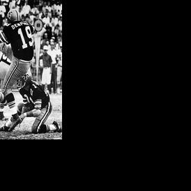 Tom Dempsey, Record-Setting Kicker, Dies at 73 - The New York Times