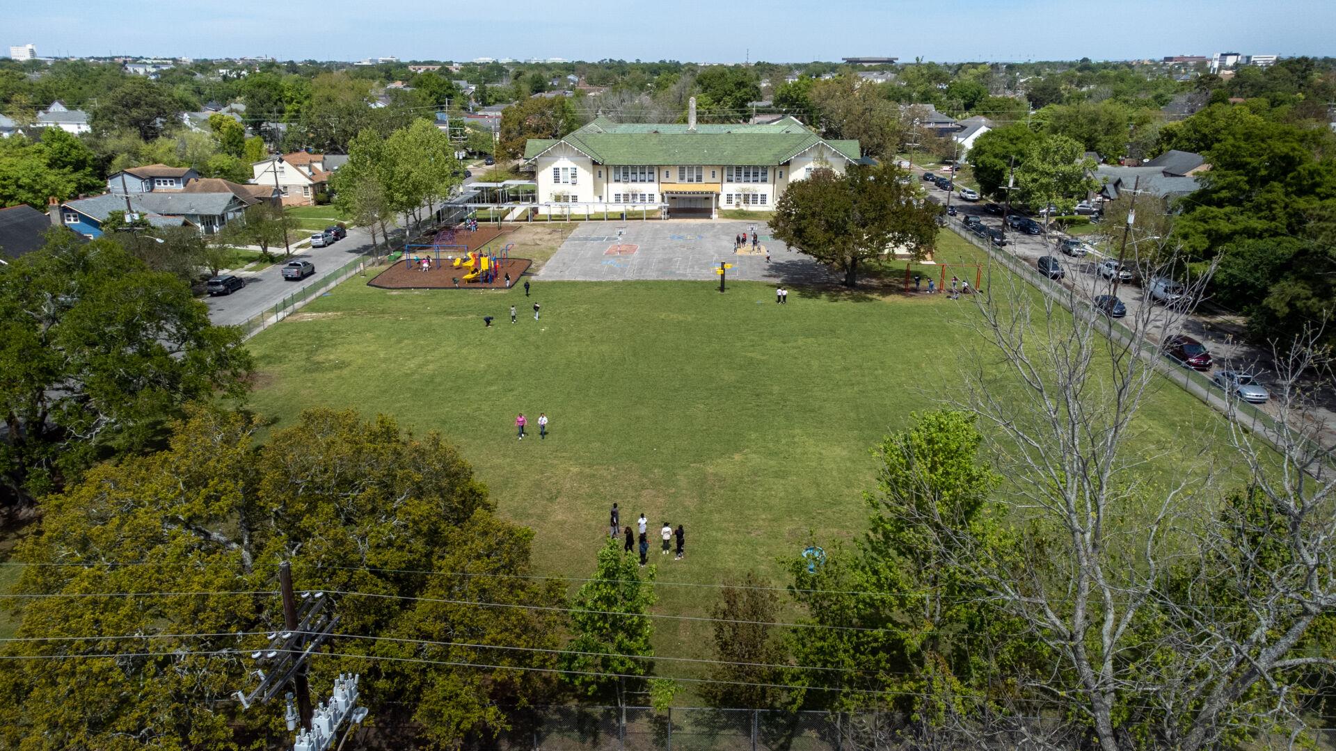 Green space next to Audubon Gentilly to park Education