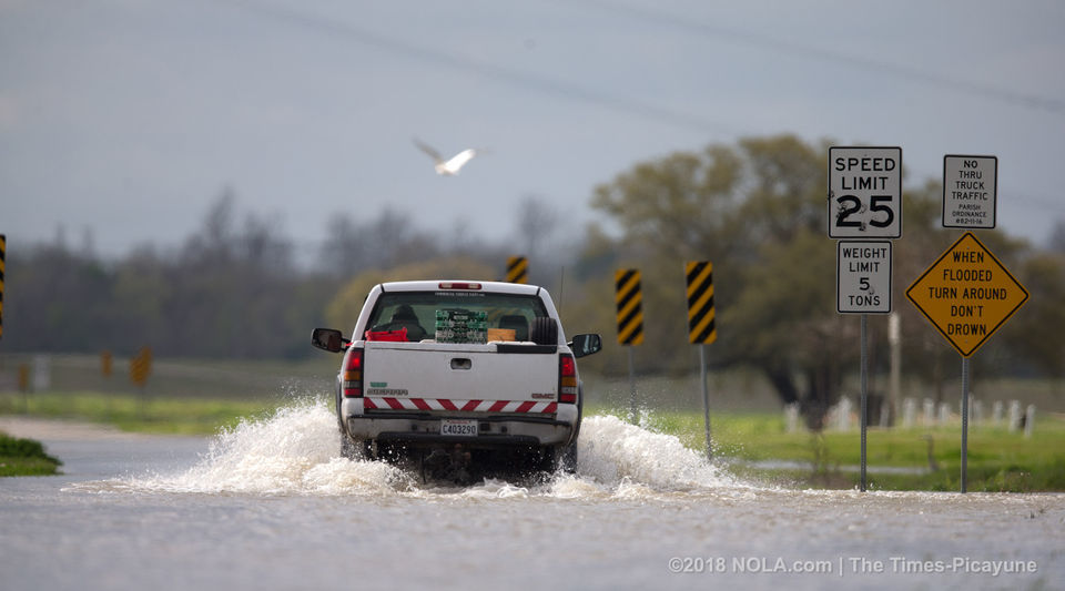 Mississippi River flood watch lifted, but don't dig near the levee, officials warn