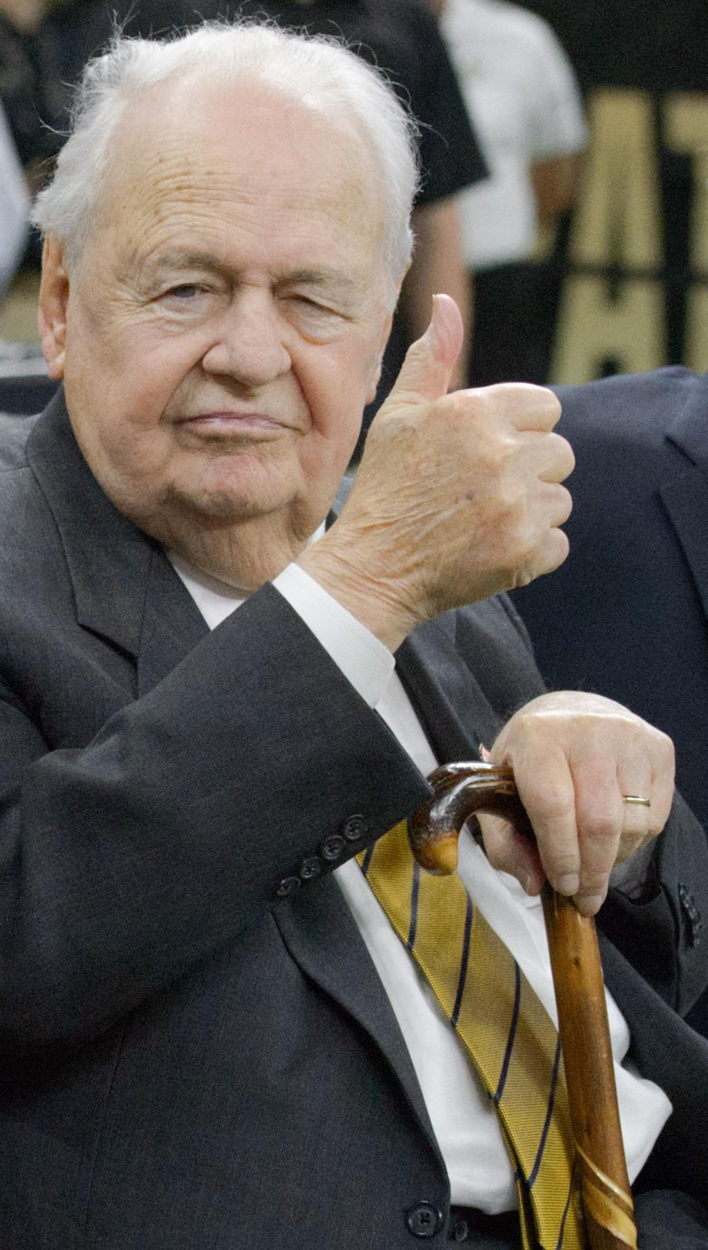 Tom Benson, Tycoon Who Danced With His Saints, Dies at 90 - The