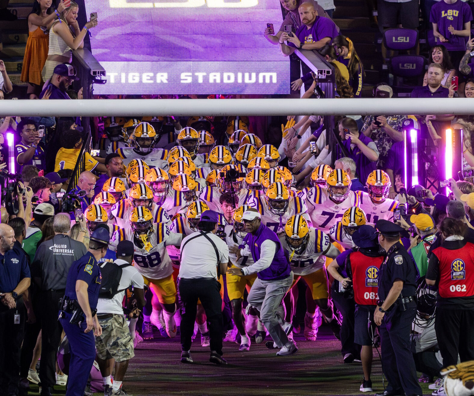 nola.com - Faimon Roberts - Faimon Roberts: LSU's big-money move shows where college sports is headed