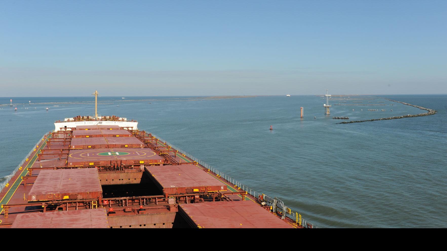 River pilots in another dispute with industry as 5-figure pay raise remains  unresolved | | nola.com