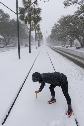 Snow closes Crescent City Connection Bridge in New Orleans | Weather ...