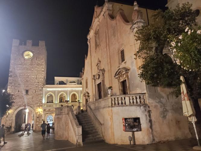 LC2  TaorminaVillage.jpg