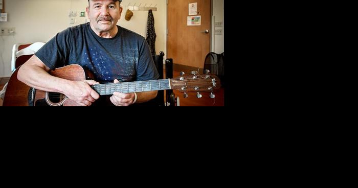 Music gives Norfolk musician relief from Parkinson's, connection with veterans | News - Vimarsana News
