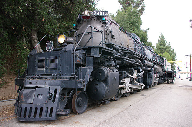 big boy locomotive train set