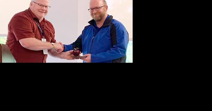 16-year teacher awarded with Lutheran church prize - Vimarsana News