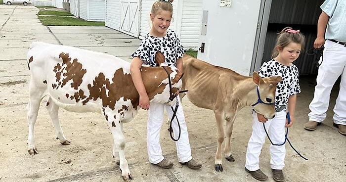 Tribute paid to founder of large dairy show - Vimarsana News