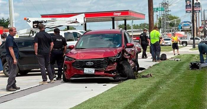 One injured in Benjamin Avenue accident