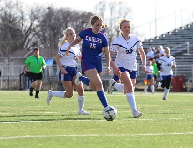 Eagles blank Columbus Lakeview 2-0, Select