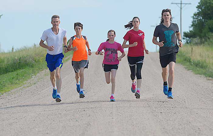 Metcalf Family Finds Joy Of Running News Norfolkdailynews Com