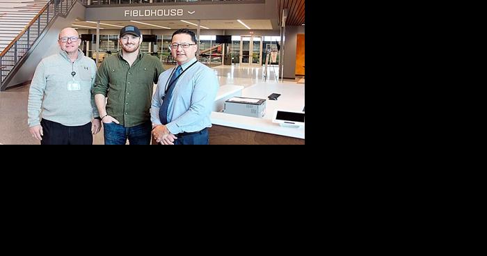Humphrey native oversees fieldhouse construction in Columbus - Vimarsana News
