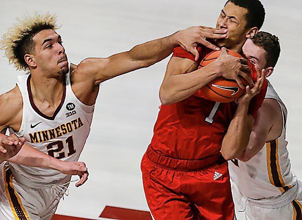Nebraska Loses 13 Point Second Half Lead Drops Game At Minnesota