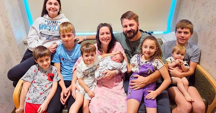 Nebraska dad delivers his own baby on side of Highway 275