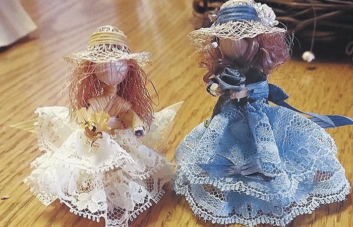 dolls made out of corn husks