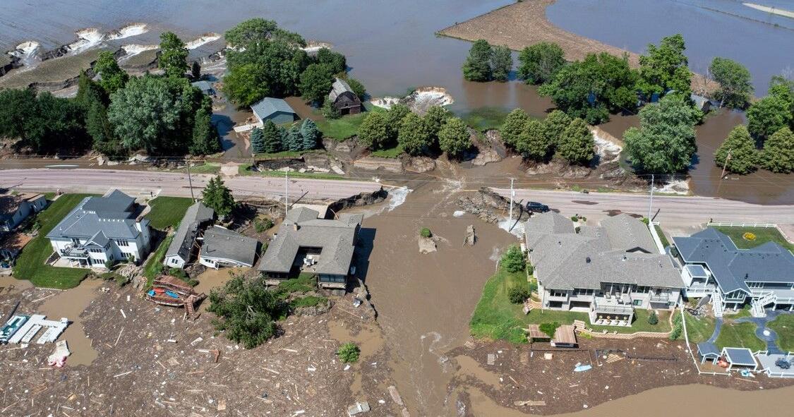 More rain possible in deluged Midwest as flooding kills 2, causes water ...
