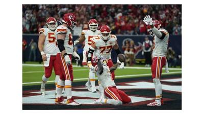 McKinnon's 26-yard run in OT lifts Chiefs over Texans 30-24