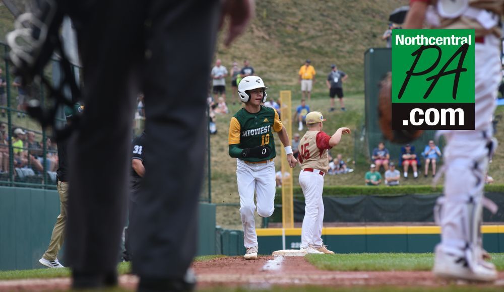 Let's not worry about tomorrow': Hastings Little League advancing in  Midwest Regional