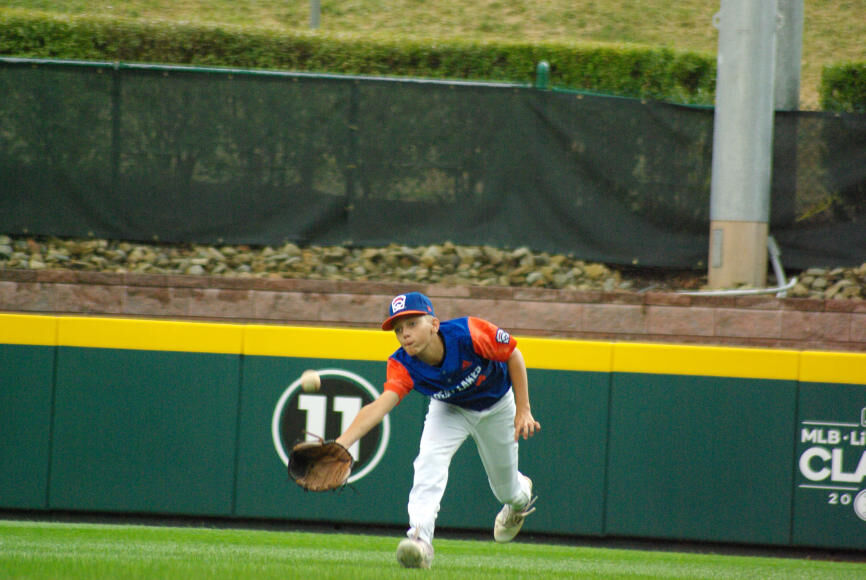 Another Chase Link home run fuels Hollidaysburg's third straight victory at Little  League World Series 