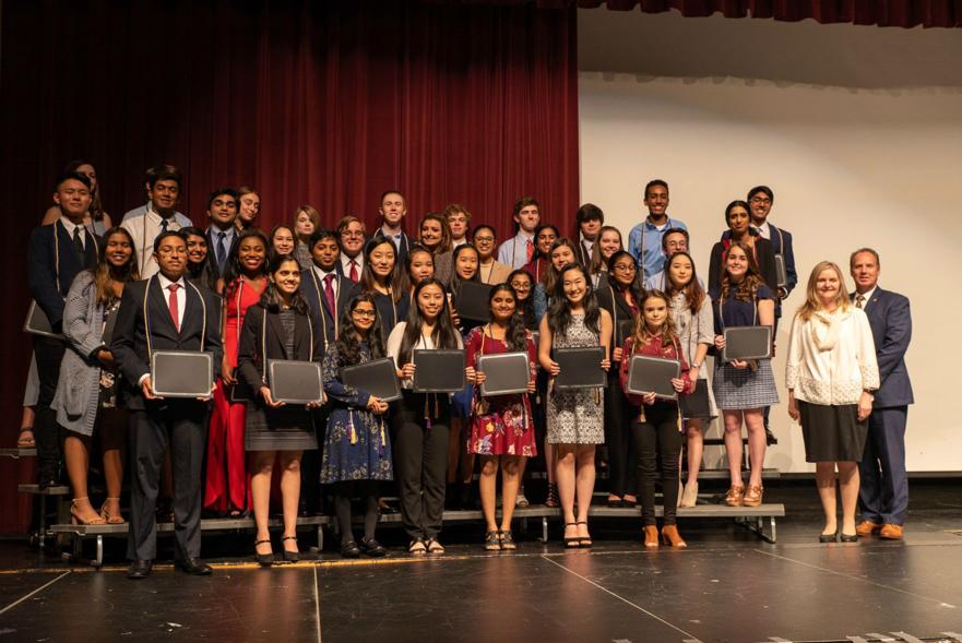 Student Leadership Johns Creek recognizes graduates, class