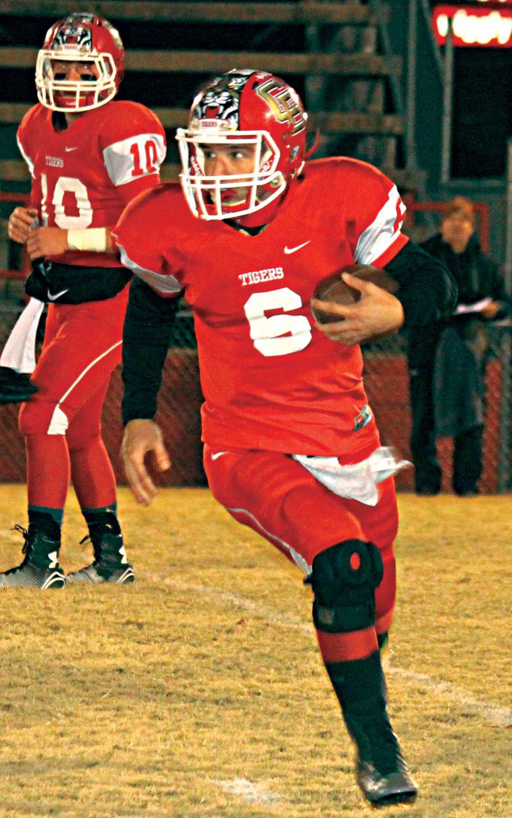 HIGH SCHOOL FOOTBALL PLAYOFFS Cedar Bluff survives against Hackleburg