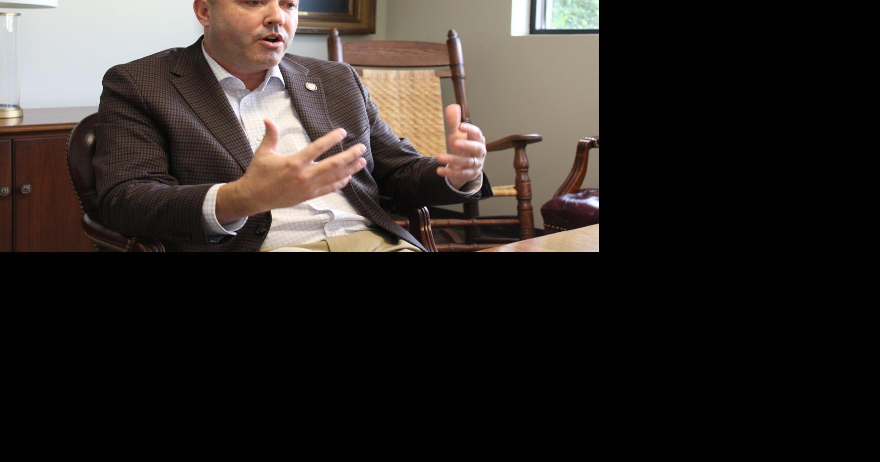 Georgia AG Pushes New Mandatory Minimum Penalty for Gang Recruiters |  Local