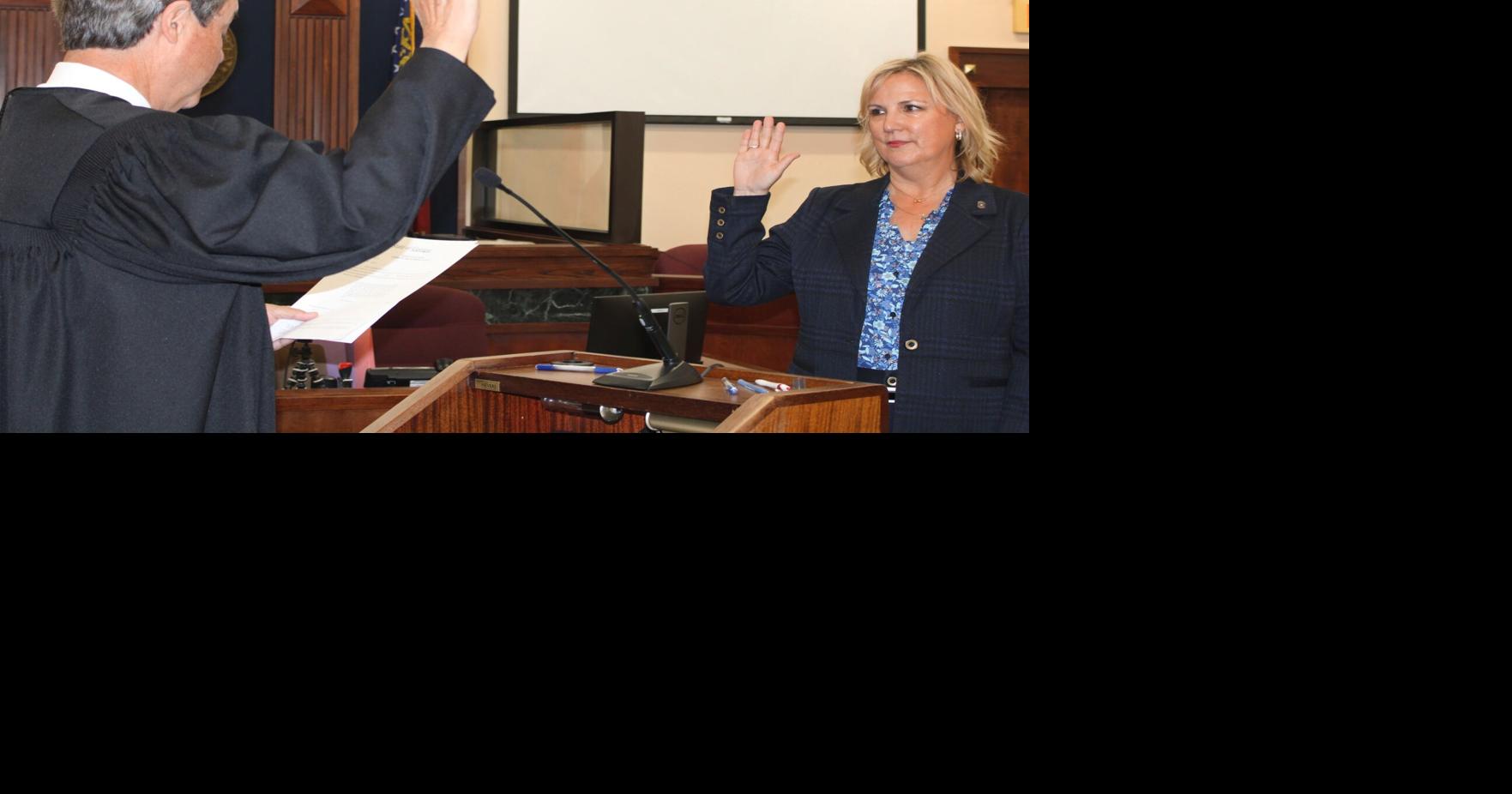 Judge swears in Thornton as Floyd Superior Court Clerk Floyd BOE