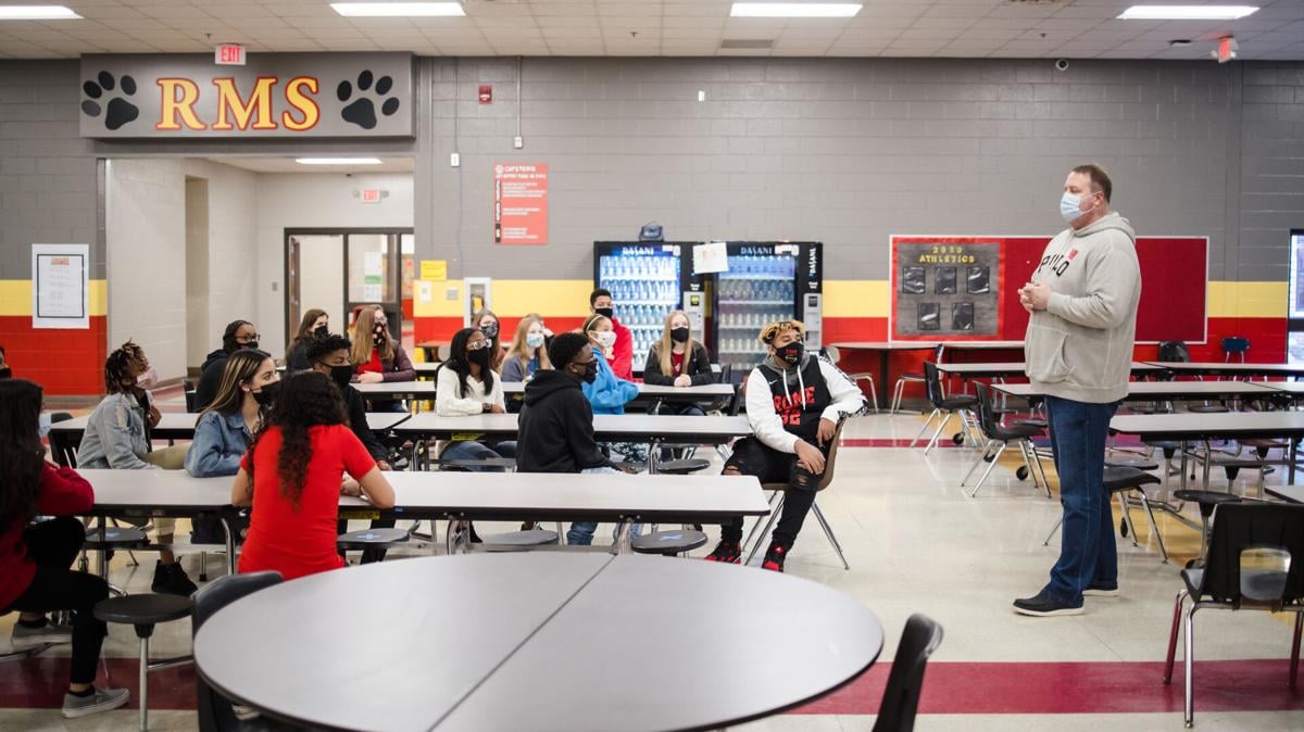 Rome Middle students collect $400, food for community kitchen