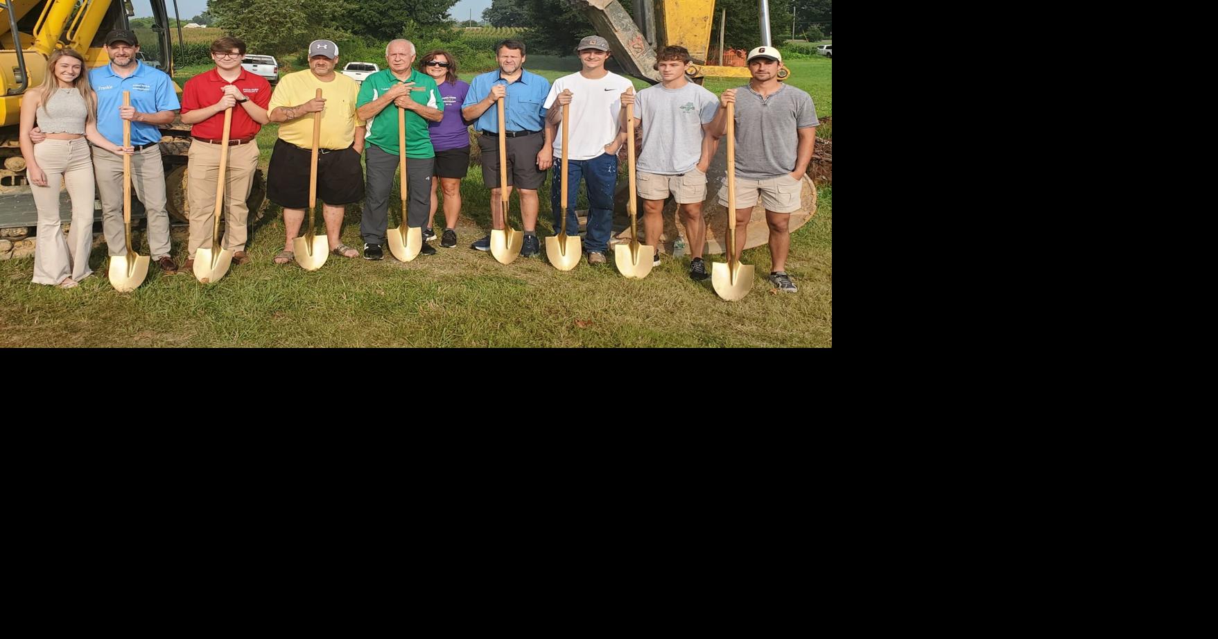Rockmart community favorite Pizza Farm back open for business, ribbon