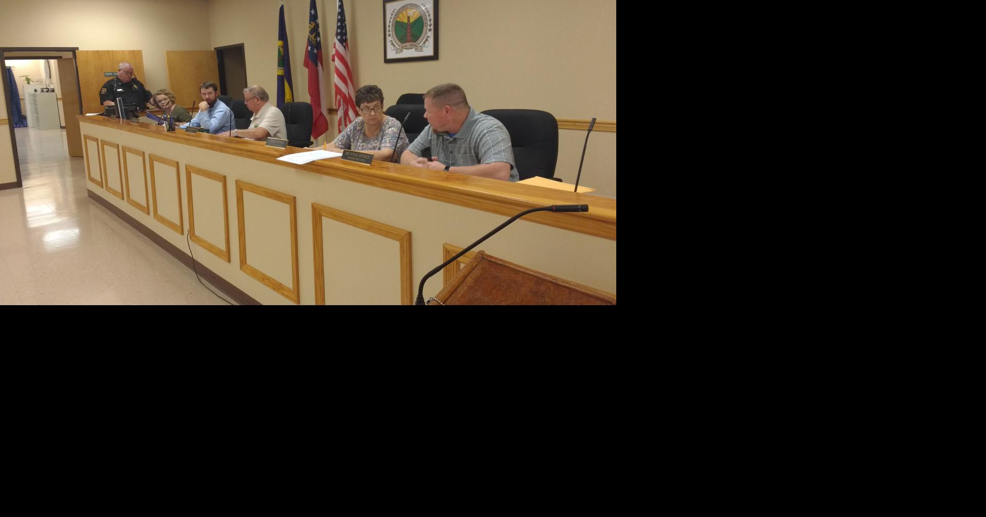 Aragon picks new company to cover health insurance | Local ...