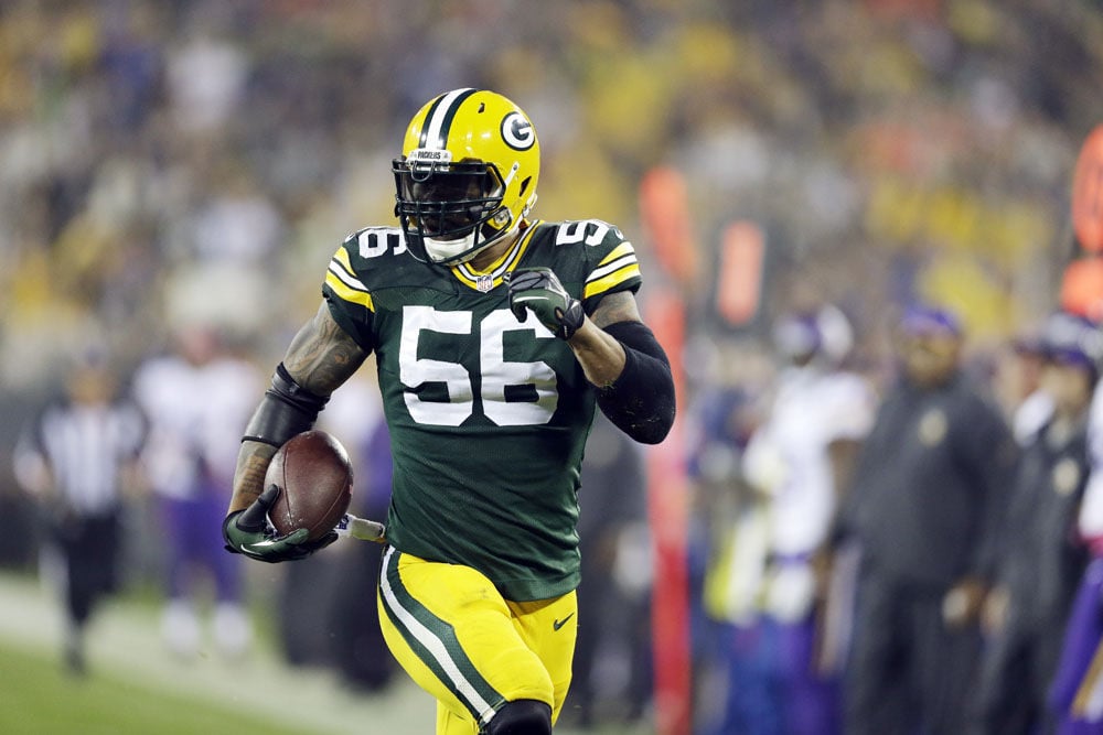 Peppers gets pick 6, Packers rout Vikings 42-10