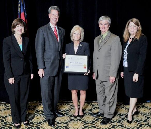 Rhonda Wallace now a ‘certified’ county commissioner