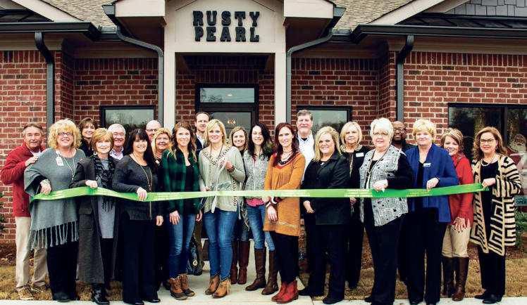 Rusty Pearl Boutique holds grand opening ceremony