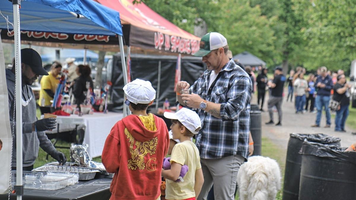 Hundreds gather at Ridge Ferry Park for Backyard BBQ Bash | Local News ...
