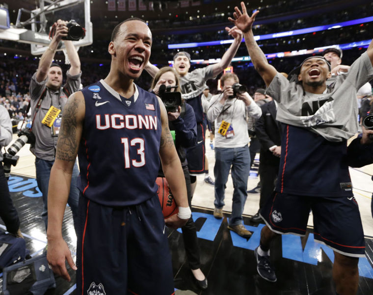Shabazz Napier takes reins, leads UConn to victory over Michigan State