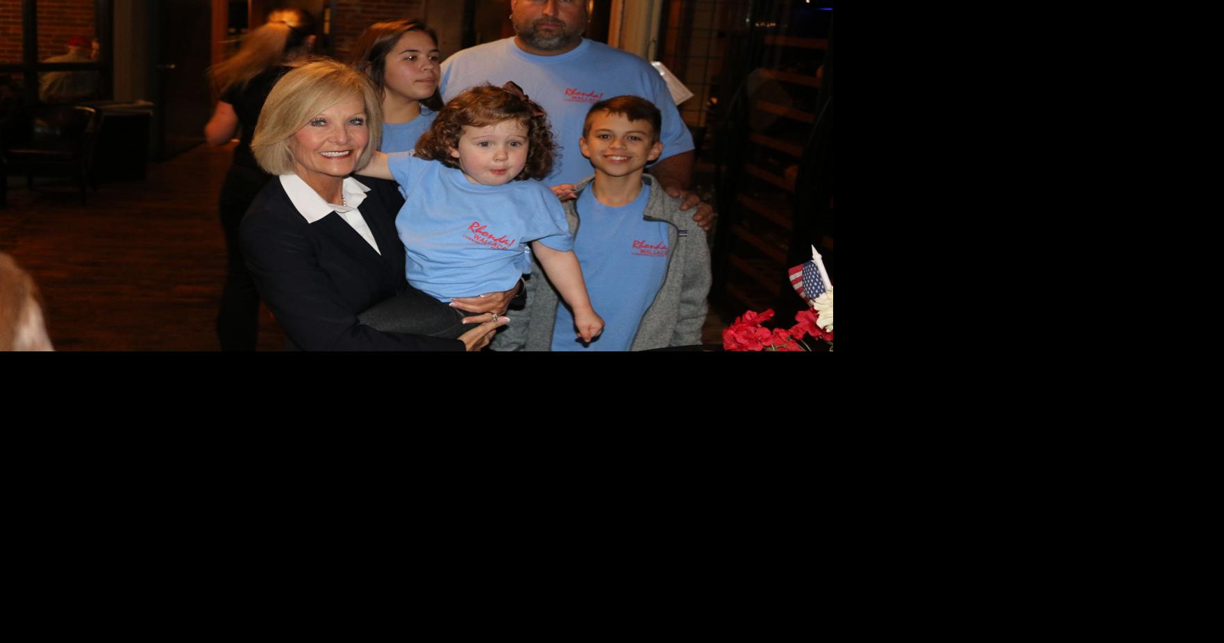 Rhonda Wallace beats back a challenge to County Commission seat; Larry