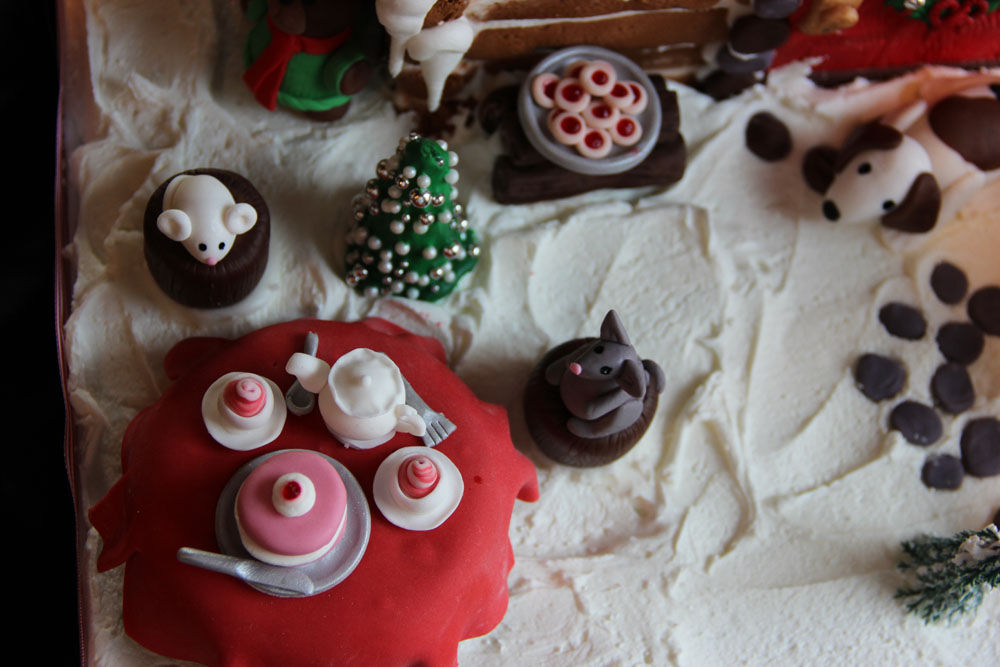 Bakery offers gingerbread house classes, celebrates with log cabin