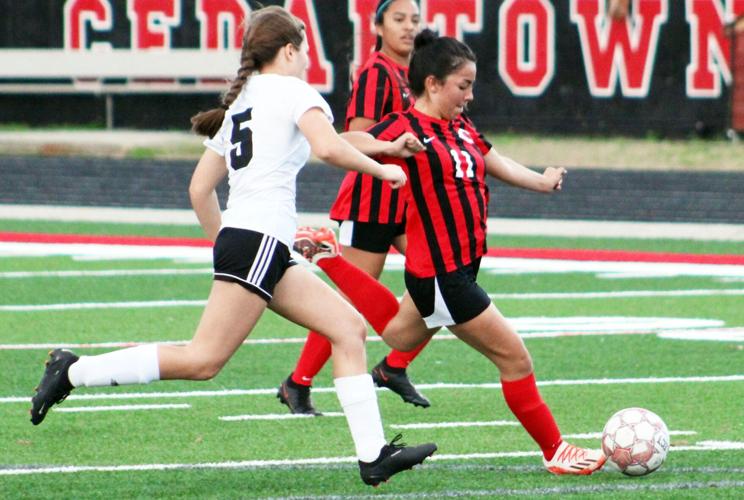 Lady Dawgs hold off Rockmart in soccer
