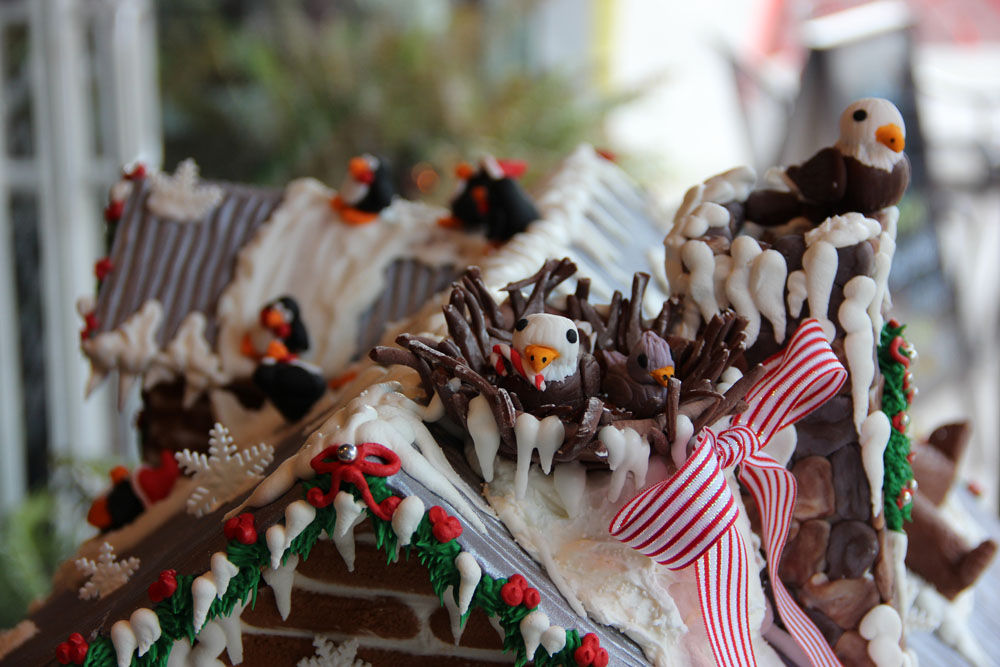 Bakery offers gingerbread house classes, celebrates with log cabin